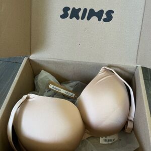 NWT SKIMS Ultimate Teardrop Push-up Bra